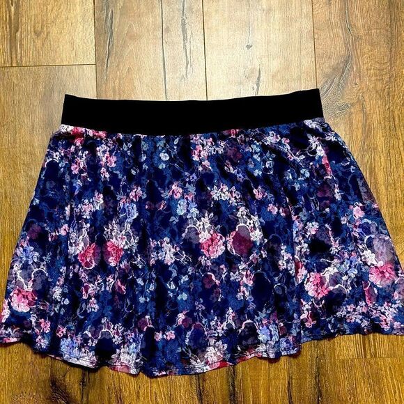 Wet Seal Plus Purple Floral Mini Skirt - Picture 1 of 4